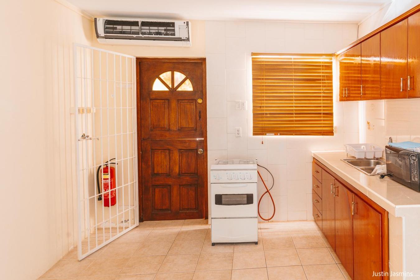 Nos Krusero Apartments Westpunt Экстерьер фото